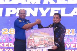 Tingkatkan penanganan bencana, Pemkab Aceh Besar terima dua unit mobil pemadam