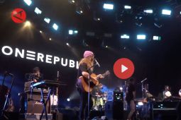 Band asal Amerika Serikat One Republic sukses goyang Istora Senayan Jakarta