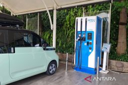 Kerja sama swasta, PLN siap suplai 1.500 charging station untuk motor listrik Greentech