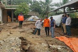Rekomendasikan relokasi, BPBD Jatim tinjau kondisi tanah gerak di Ponorogo