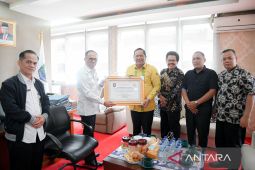 Wali Kota Padang Sidempuan terima penghargaan dari Kemendagri