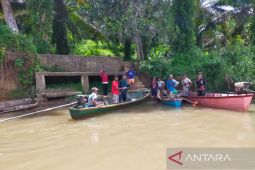 Basarnas Bengkulu cari warga hanyut di Sungai Ketahun