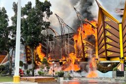 Mal Pelayanan Publik Pekanbaru hangus terbakar