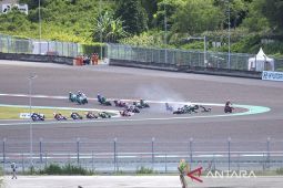 World Superbike- Toprak dan Locatelli kembali ke puncak Superpole, Bautista crash