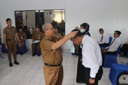 Bupati HSS ingatkan ASN harus dekat dengan masyarakat