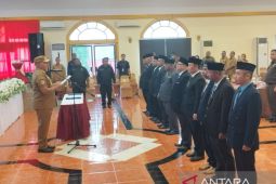 Penjabat Gubernur lantik panitia pemilihan Anggota MRP Papua Barat