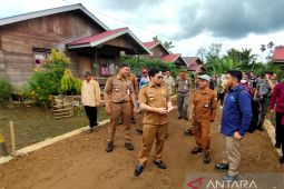 Pemkab HST serahkan 44 rumah kepada warga terdampak banjir
