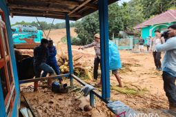 Satu anggota pantarlih meninggal dunia tertimbun tanah longsor Serasan