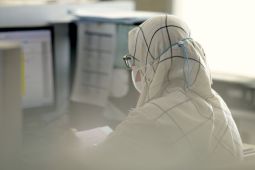 Masker saat endemi berguna untuk mencegah penularan penyakit pernapasan