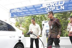 Kepala Sekretariat Presiden resmikan SPKLU PLN pertama di lingkungan Istana Kepresidenan