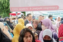 Pasar murah pengendalian inflasi bukukan omset ratusan juta
