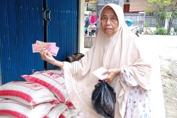 Warga miskin di Lebak bersyukur terima BNPT dari Kemensos