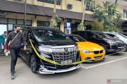 Polisi sita sejumlah aset milik crazy rich Surabaya Wahyu Kenzo