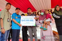 BPJAMSOSTEK Cikarang serahkan santunan kematian kepada ahli waris guru honorer