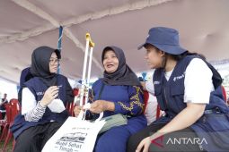 Warga Desa Baru Kabupaten Belitung Timur antusias terima layanan kesehatan gratis dari Mobil Sehat PT Timah Tbk