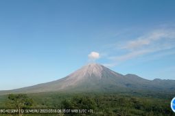Aktivitas Semeru didominasi gempa erupsi