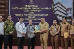 Pemkab  Dairi serahkan laporan keuangan ke BPK