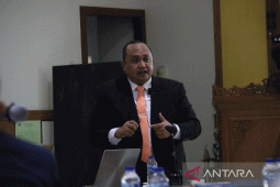 Ketua DPRD Kota Bogor, Atang Trisnanto raih gelar Doktor dari IPB University