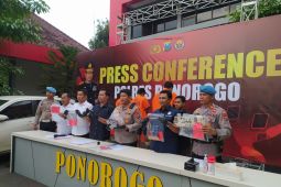 Polisi tangkap komplotan perampok truk muatan rokok di Ponorogo
