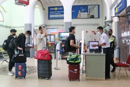 KAI Cirebon: Naik kereta api jarak jauh wajib vaksin penguat