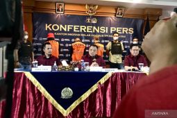 Imigrasi Ngurah Rai deportasi dua warga Inggris karena "overstay"