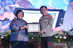 Kapolda Sumut terima penghargaan KLHK terkait perlindungan mangrove