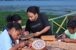 Membina usaha ekonomi kreatif pemuda di Jayapura