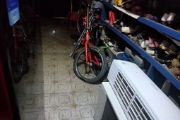 Rob dan hujan lebat buat air mulai masuk rumah penduduk Banjarmasin