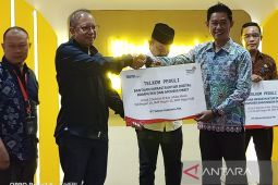 Tiga sekolah di Mukomuko terima bantuan internet gratis