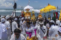 Umat Hindu di Yogyakarta gelar Upacara Melasti di Pantai Parangkusumo