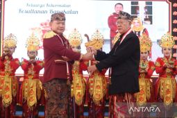 Kasad diangkat menjadi keluarga kehormatan Kesultanan Bangkalan