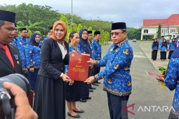 69 PNS Gorontalo Utara terima Satya Lencana Karya Satya