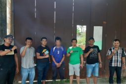 Buron 3 bulan, tersangka pembacokan kades di Tapsel ditangkap di Riau