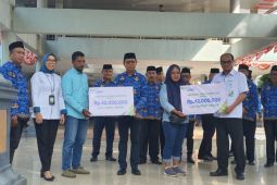 Sekda Halbar serahkan Santunan BPJS Ketenagakerjaan