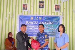 Satuan radar 224 Kwandang salurkan bantuan bagi warga kurang mampu