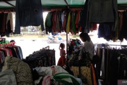 Pengamat: Penjualan pakaian bekas impor masuk lapak daring