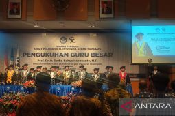 PENS kukuhkan guru besar Departemen Teknik Elektro
