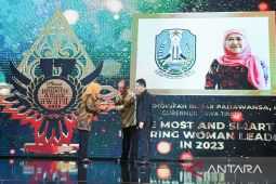 Khofifah raih penghargaan "The Most and Smart Inspiring Woman Leader"
