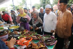 Wabup Banjar harapkan pasar wadai gerakan perekonomian rakyat