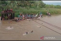 Tradisi membersihkan diri lewat mandi balimau di Mukomuko