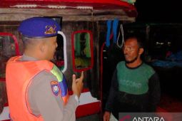 Satpolairud Polres Asahan periksa  kapal yang tidak miliki dokumen