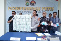 Polres Bekasi tangkap dua pemuda pengedar ribuan butir obat terlarang
