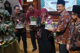 E Java government to help with JKN fee to achieve UHC