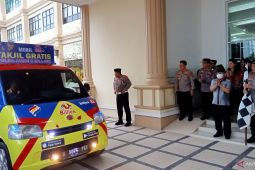 Polda Jambi bagikan takjil gratis selama Ramadhan