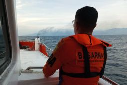 Basarnas cari tiga korban kebakaran kapal BBM Pertamina di laut Lombok
