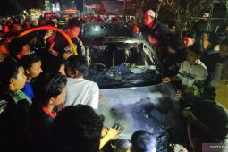 Mobil terbakar di Tapin, penumpang selamat
