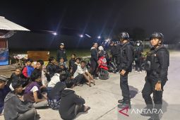 Polda Jabar patroli sahur guna cegah perang sarung hingga balap liar