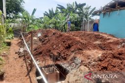Bupati Bogor penuhi janji renovasi rumah orang tua angkat alm Arya Saputra