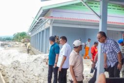 Pemkot Ambon hentikan pembangunan kios di kawasan pesisir Ambon, begini penyebabnya