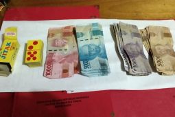 Polisi gerebek warga Paser asik bermain judi